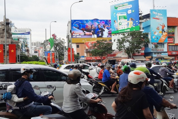 báo giá màn hình led tại vòng xoay lý thái tổ