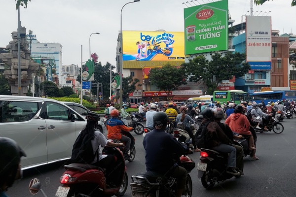 cho thuê màn hình led tại vòng xoay lý thái tổ