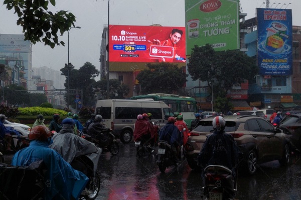 màn hình led quảng cáo tại vòng xoay lý thái tổ